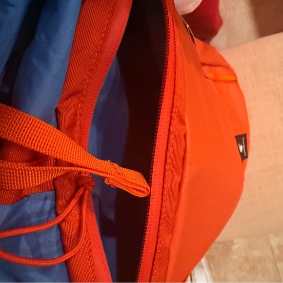 Cotopaxi Vibrant Orange and Blue Cada Día 20L Backpack with laptop compartment - Picture 8 of 10